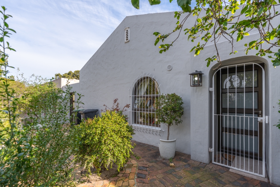4 Bedroom Property for Sale in Edgemead Western Cape